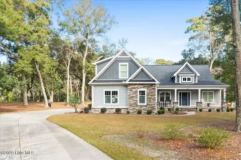 424 Shoreline Dr W, Sunset Beach, NC 28468