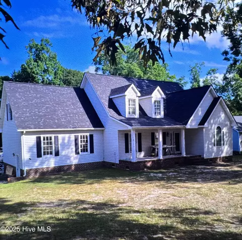 107 Red Oak Dr, Goldsboro, NC 27530