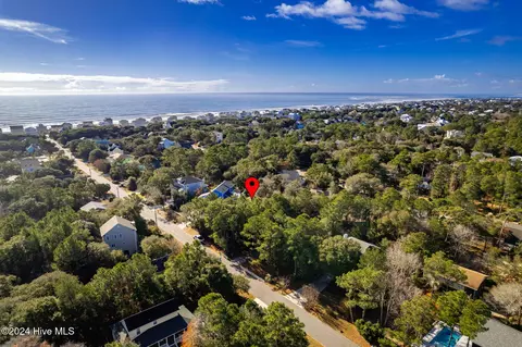 129 Pinewood Pl, Emerald Isle, NC 28594