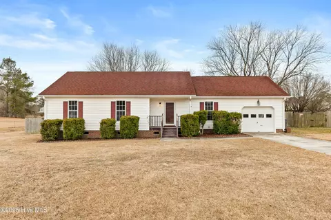 121 Kanton Dr, Jacksonville, NC 28540