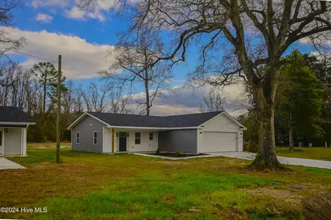 500 Francktown Rd, Richlands, NC 28574