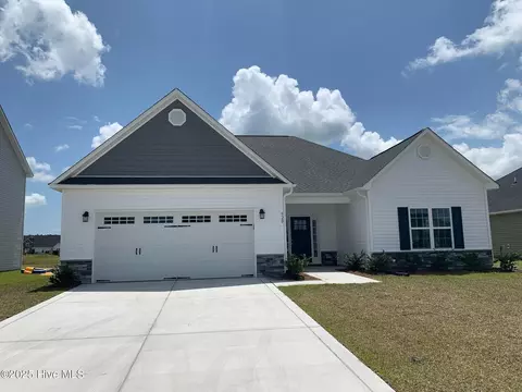 920 Uplands Ln, Jacksonville, NC 28546