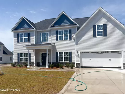 703 Ellabond St, Sneads Ferry, NC 28460
