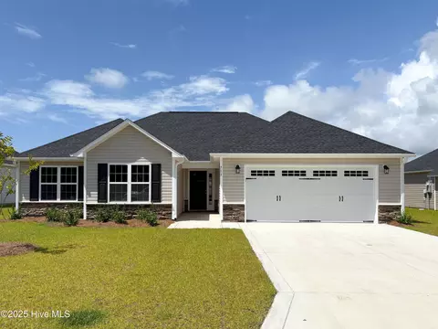 713 Ellabond St, Sneads Ferry, NC 28460