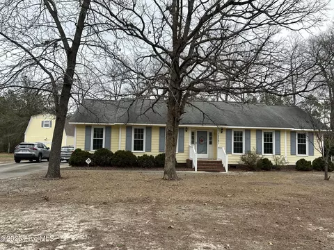 12381 Colinwood Cir, Laurinburg, NC 28352