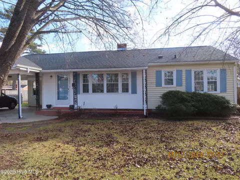 4237 Washington St, Ayden, NC 28513