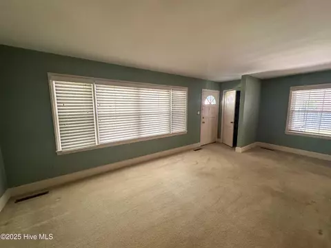 Living - 4237 Washington St, Ayden, NC 28513 photo 2 of 5