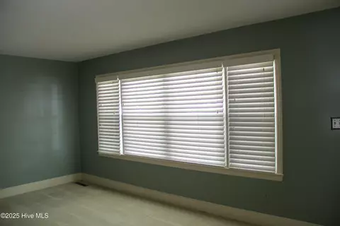 Living - 4237 Washington St, Ayden, NC 28513 photo 1 of 5