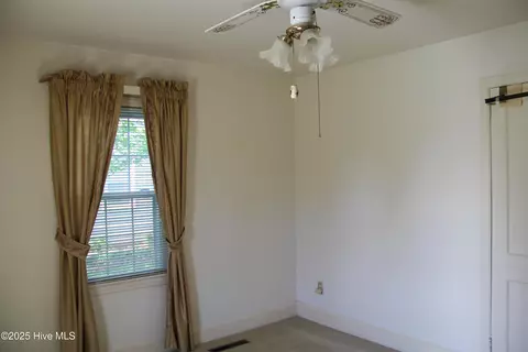 Bedroom - 4237 Washington St, Ayden, NC 28513 photo 4 of 5