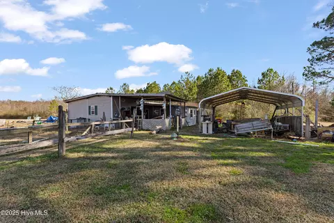 212 Mccullen St, Mount Olive, NC 28365 photo 3
