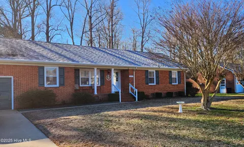 1615 Ulster Dr, Elizabeth City, NC 27909