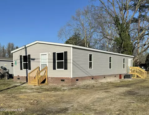 338 W Yancey St, Warsaw, NC 28398