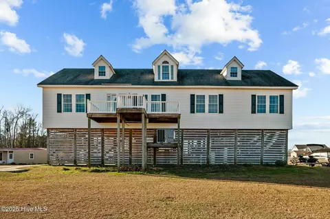 280 Bay Lake Dr, Chocowinity, NC 27817