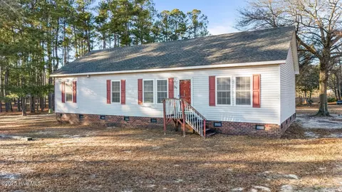 283 Old Laurinburg Rd, Hamlet, NC 28345