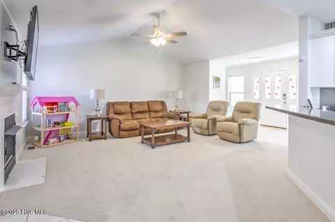 2135 Perrytown Loop Rd, New Bern, NC 28562 photo 8