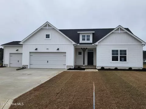 2876 Tucker Hill Dr, Grimesland, NC 27837
