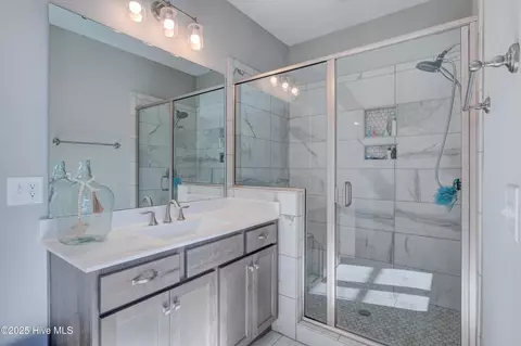 Bath - 88 Daylight Dr, Hampstead, NC 28443 photo 4 of 5