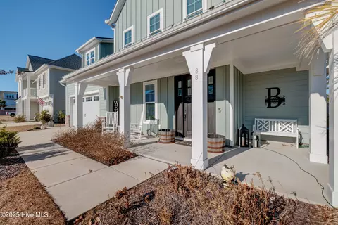 Exterior - 88 Daylight Dr, Hampstead, NC 28443 photo 2 of 20