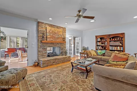 Living - 7 Brinyan Ct, Pinehurst, NC 28374 photo 2 of 5