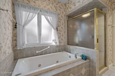 Bath - 7 Brinyan Ct, Pinehurst, NC 28374 photo 1 of 5