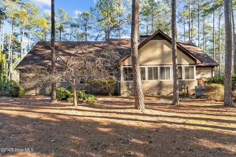 Exterior - 7 Brinyan Ct, Pinehurst, NC 28374 photo 4 of 17