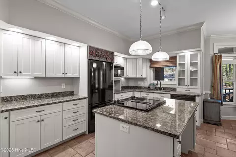 Kitchen - 7 Brinyan Ct, Pinehurst, NC 28374 photo 4 of 7