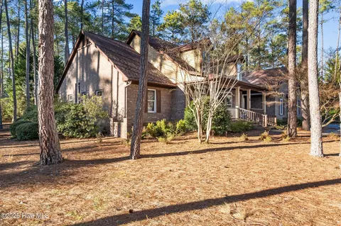 Exterior - 7 Brinyan Ct, Pinehurst, NC 28374 photo 6 of 17