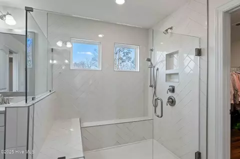 Bath - 88 Capewood Ct, Garner, NC 27529 photo 3 of 5