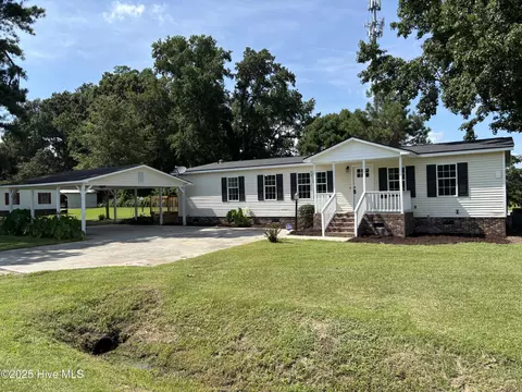 3895 Taylor Rd, Farmville, NC 27828