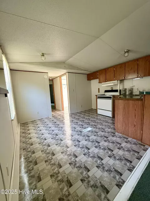 1098 Dewey Hardison Rd, Williamston, NC 27892 photo 6