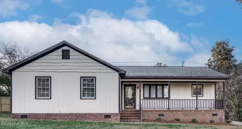 1437 Rock Creek Dr, Rocky Mount, NC 27804
