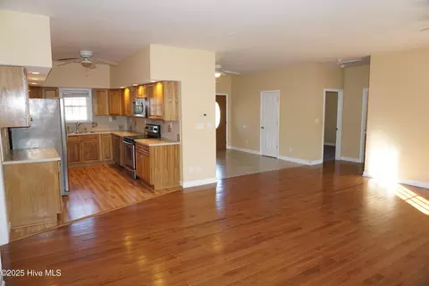 Living - 111 Red Drum Ln, Gloucester, NC 28528 photo 5 of 6