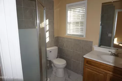 Bath - 111 Red Drum Ln, Gloucester, NC 28528 photo 2 of 2