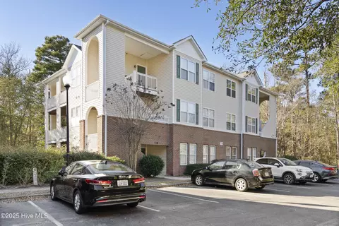 719 Indica Ct #302, Wilmington, NC 28405