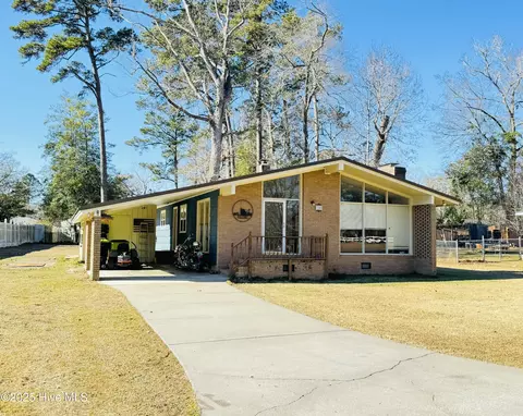 1109 Mary Ln, Whiteville, NC 28472