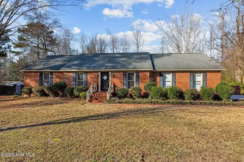 3405 Robinwood Dr, Kinston, NC 28504