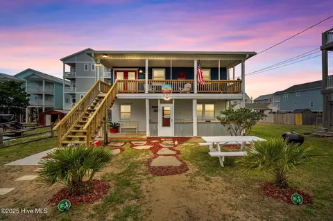 807 Carolina Beach Ave N, Carolina Beach, NC 28428