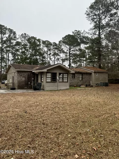 371 Calabash Rd NW, Calabash, NC 28467