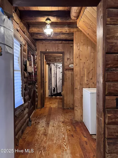 Entry Way - 280 Thomas Ln, Hampstead, NC 28443 photo 3 of 6