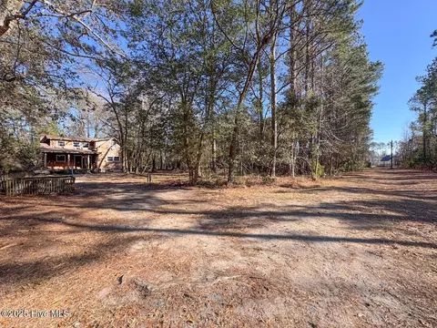 Exterior - 280 Thomas Ln, Hampstead, NC 28443 photo 17 of 22