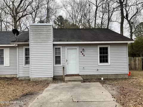 923 Sycamore Pl, Jacksonville, NC 28540