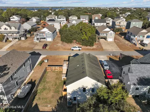 519 W Walker St, Kill Devil Hills, NC 27948 photo 9