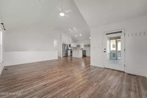519 W Walker St, Kill Devil Hills, NC 27948 photo 16