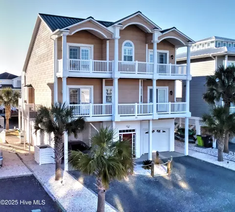 29 Goldsboro St, Ocean Isle Beach, NC 28469