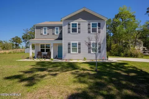 689 Morris Landing Rd, Holly Ridge, NC 28445