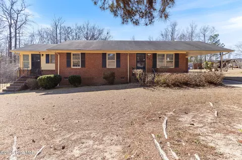 707 Richardson St, Elizabethtown, NC 28337