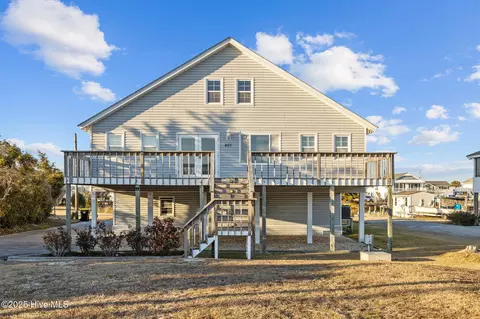407 Cedar Point Blvd, Cedar Point, NC 28584