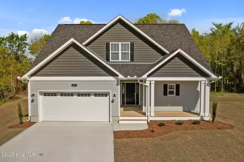 207 Sandbar Ct, Newport, NC 28570