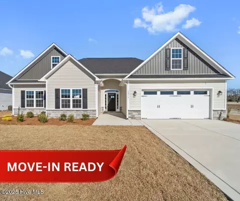 1876 Olde Towne Pointe Blvd, Jacksonville, NC 28546
