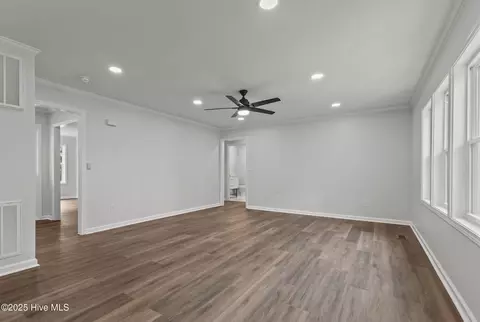 Living - 248 Summertree Ct, Clinton, NC 28328 photo 4 of 4